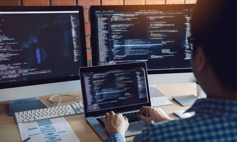 数据科学选型:R与Python如何赋能海原县网站建设?